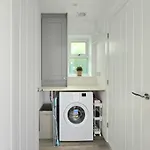 The Ebor Suites With Hot Tubs