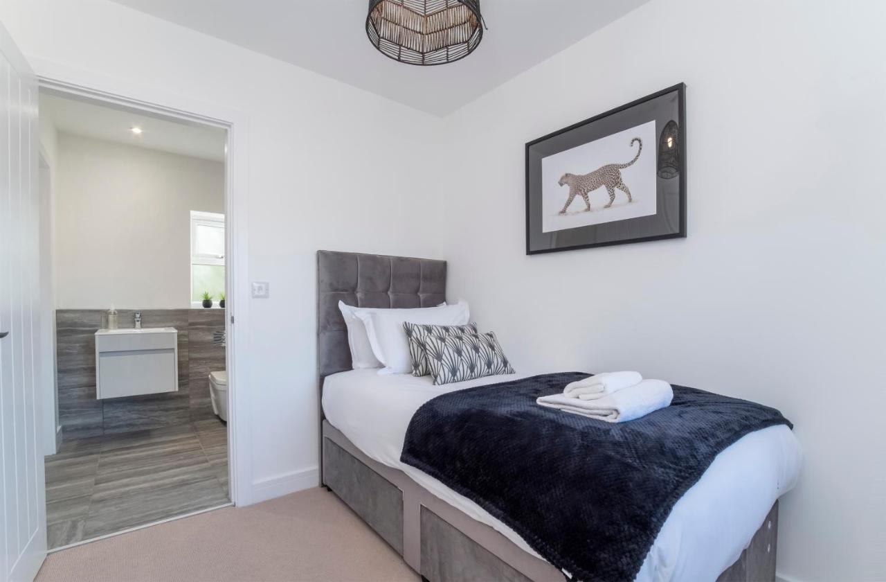 The Ebor With Hot Tubs Holiday home *
