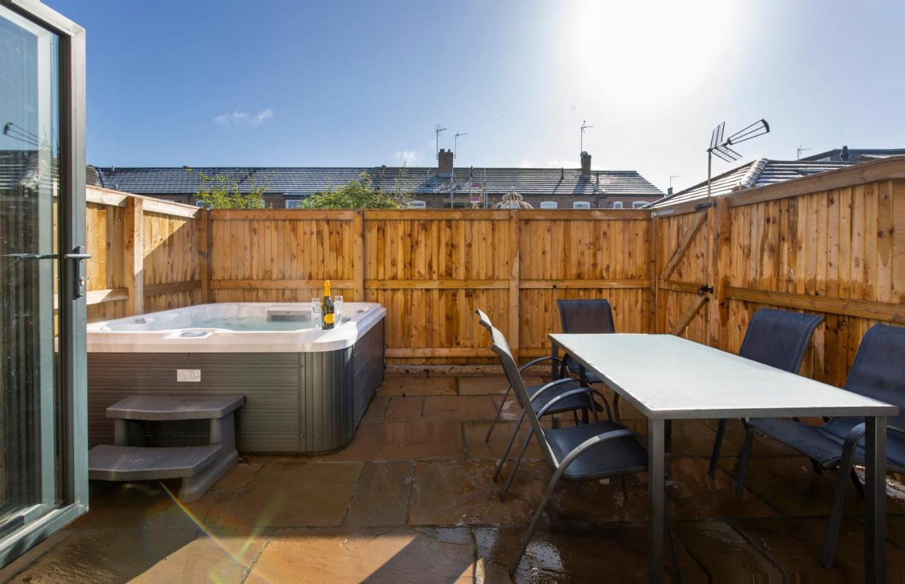 Holiday home The Ebor With Hot Tubs York